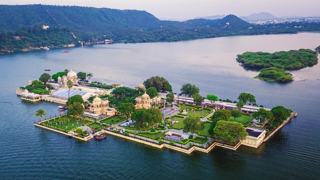 Udaipur, Kumbhalgarh & Mount Abu — Lakes & Forts