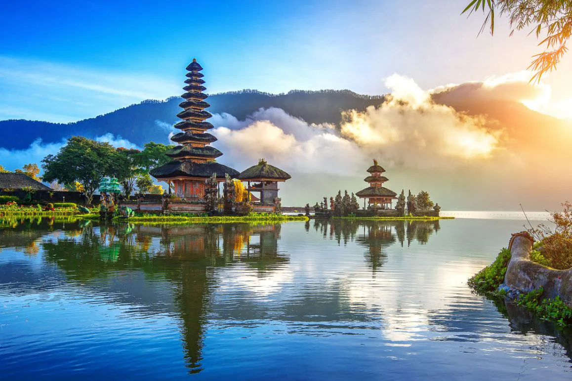 Bali Escape — Uluwatu, Kintamani & Nusa Penida