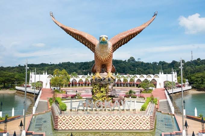 Malaysia & Langkawi — City Lights & Island Bliss